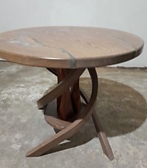 Круглый стол с витыми ножками с применением эпоксидной столы